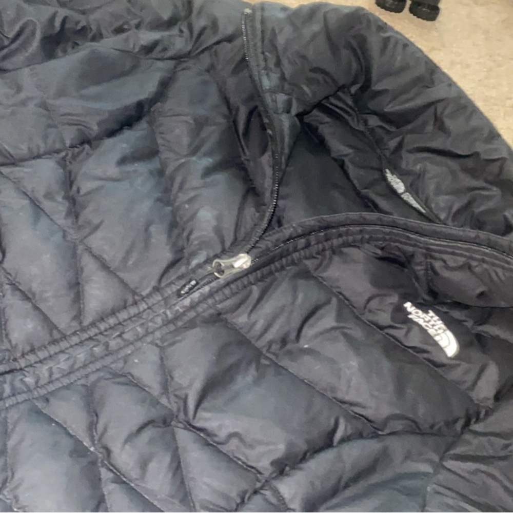 Northface Puffer Jacket - Picture 2 of 4